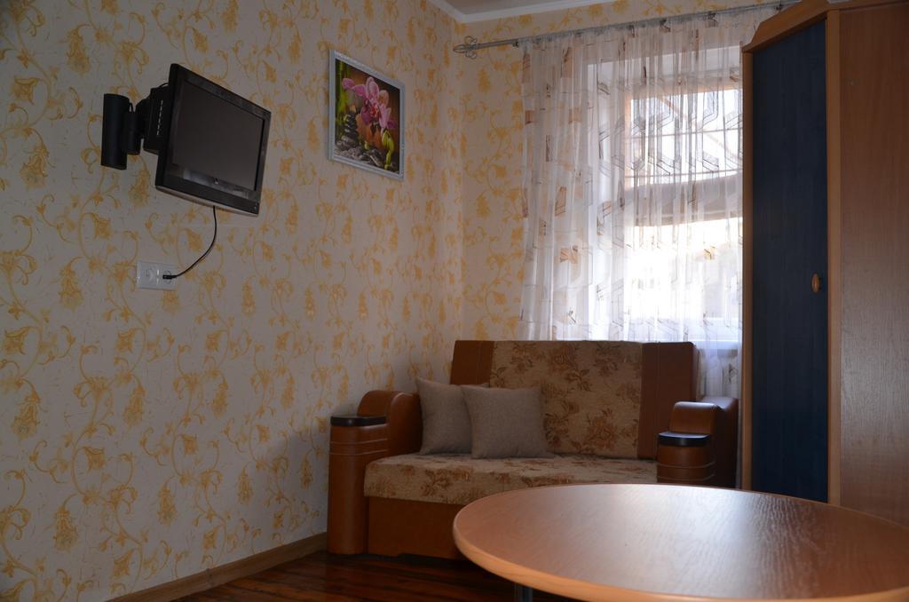 Cottages On Gdantsevskaya Street Kryvy Rih Chambre photo